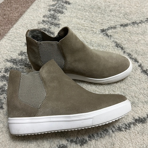 Steven Madden Sultan Suede Booties in Grey - Picture 1 of 6